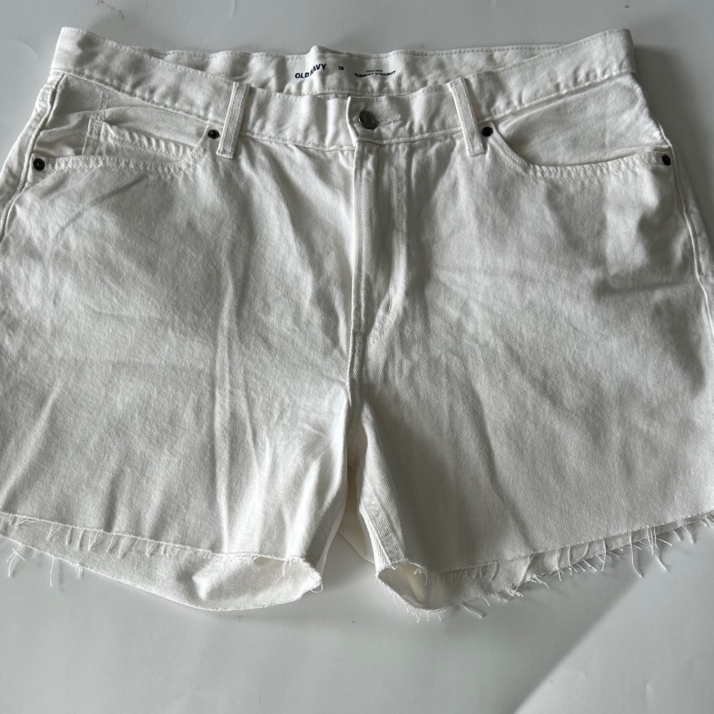 Old Navy White High-Rise Straight Leg Denim Shorts 100% Cotton Size 16 NWOT